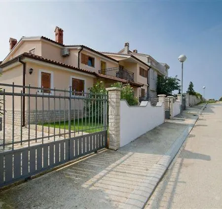 Marianne Apartment *