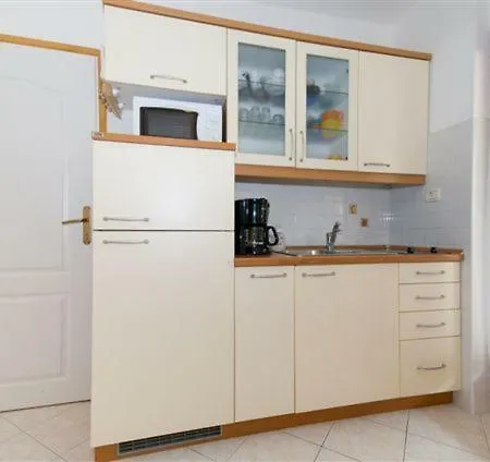 Marianne Apartment Vinkuran